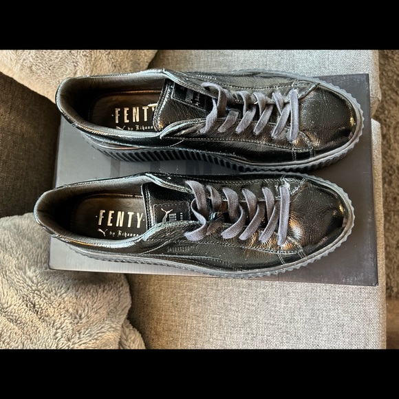 COPY - FENTY PUMA CREEPERS BLACK CRACKED LEATHER. - Picture 3 of 3